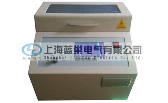 LCY-100B絕緣油介電強度試驗儀是我公司經過多次現場試驗和長期不懈努力,精心開發的高準確度、全數字化工業儀器。該機操作簡便,造型美觀大方